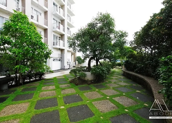 Modern Zen 1-bedroom With Balcony